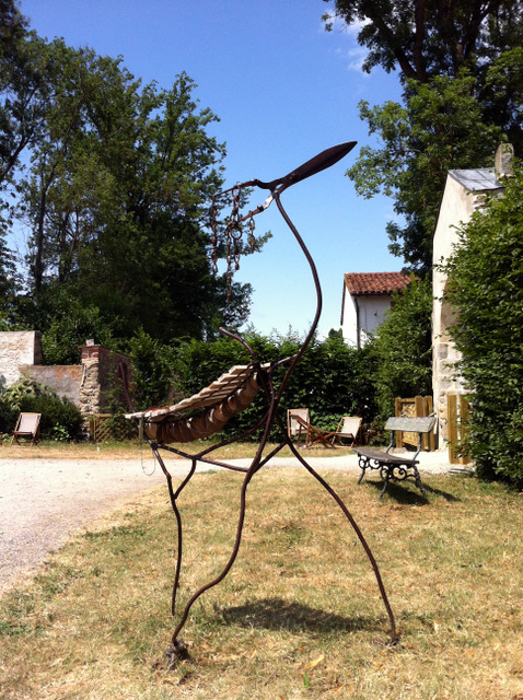 sculpture art singulier métal et argile